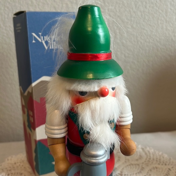 Nutcracker Village Vintage Bavarian Handcrafted Wooden Nutcracker With Box - Picture 5 of 16
